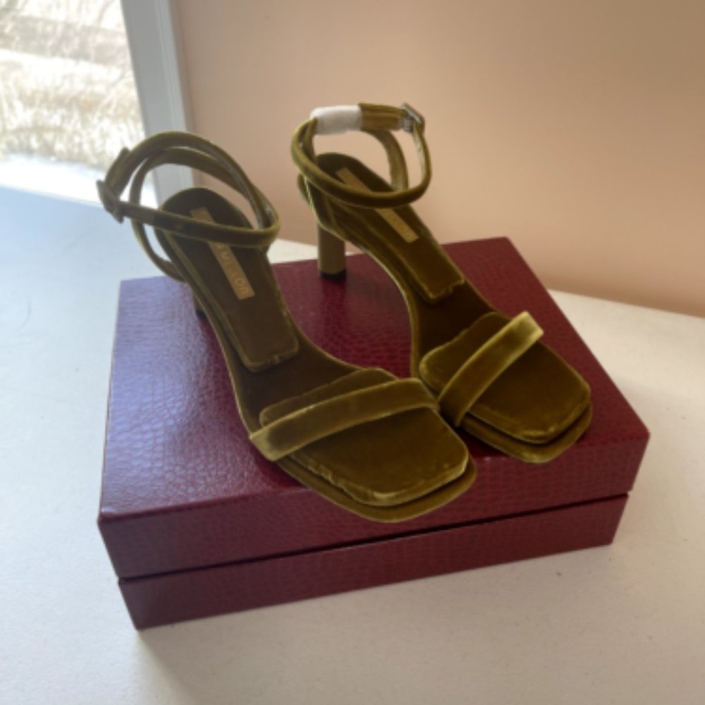 Tamara Mellon  Solar 65 - Size 40 Mustard